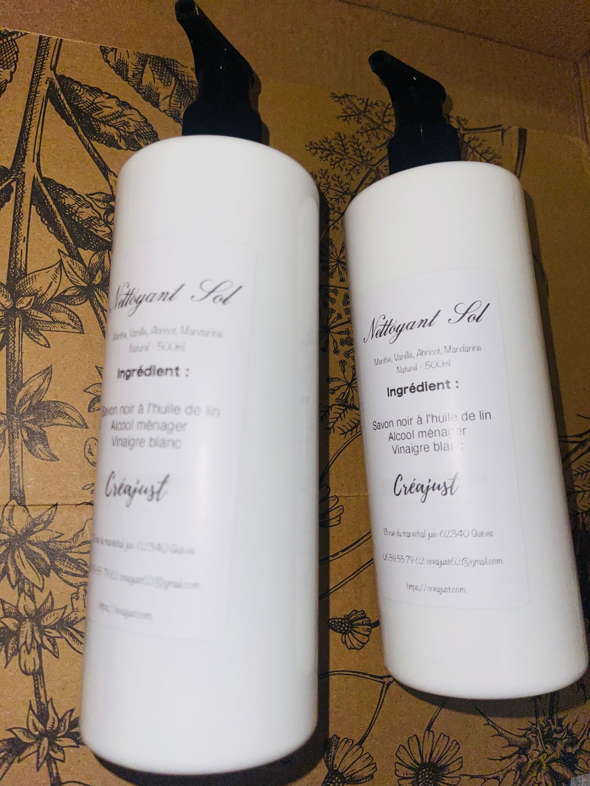 nos produits d'entretient pour tout types de sol 100% naturel et sans odeur permet de nettoyer sans risque. sa bouteille peut être remplit avec nos recharge 
